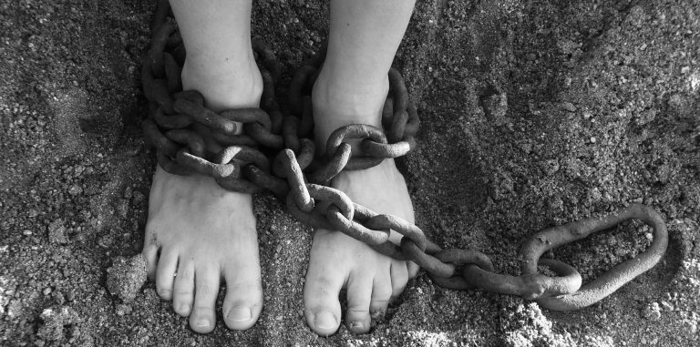 Read more about the article The Chain – Durchbrichst du die Kette, stirbt dein Kind – Rezension